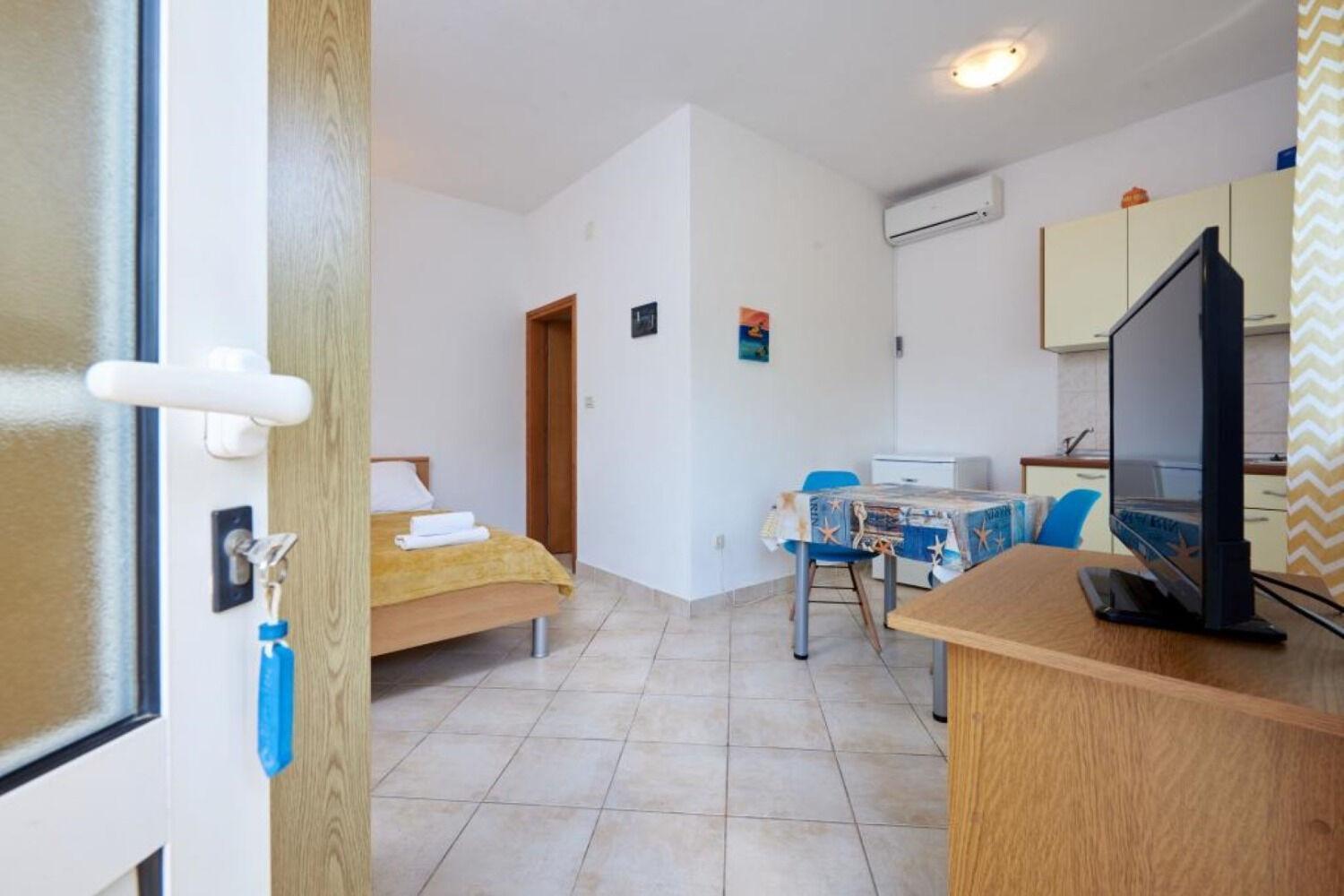 Apartments Mare - 30 M From Pebble Beach Seget Vranjica Esterno foto