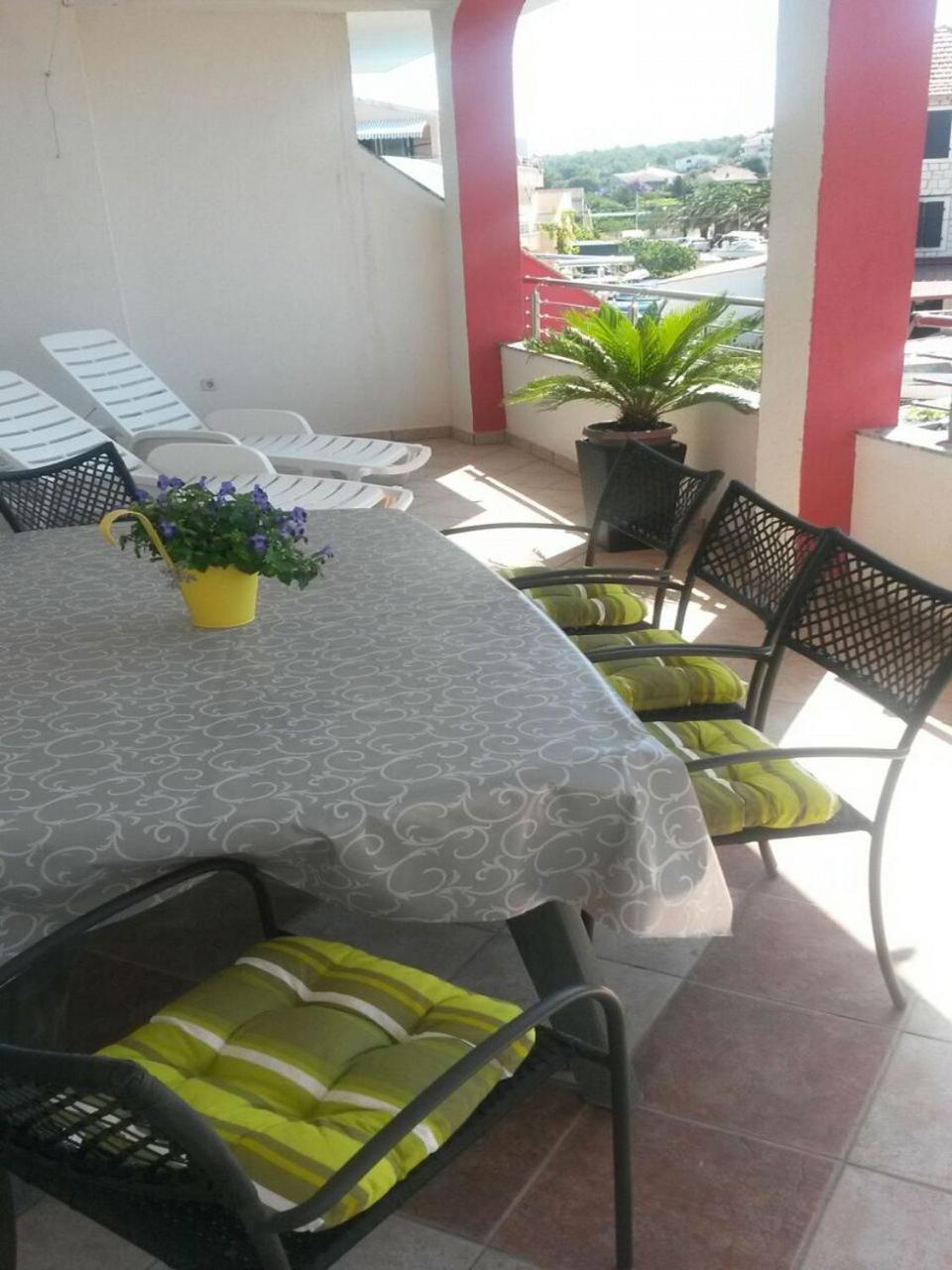 Apartments Mare - 30 M From Pebble Beach Seget Vranjica Esterno foto