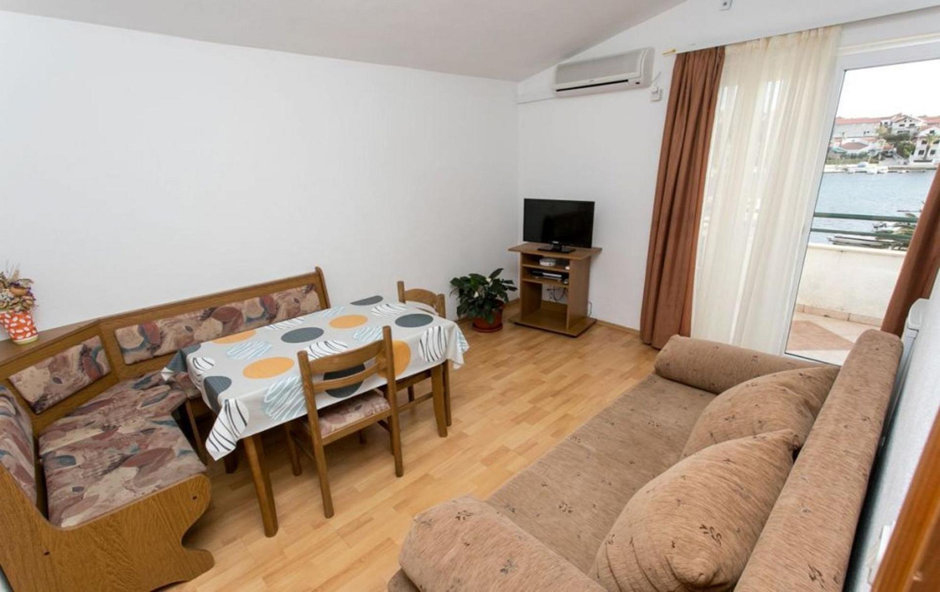 Apartments Mare - 30 M From Pebble Beach Seget Vranjica Esterno foto