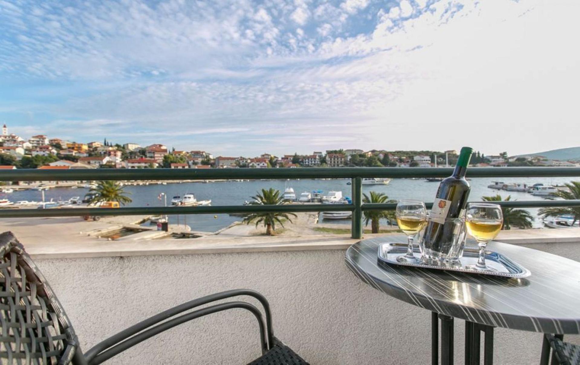 Apartments Mare - 30 M From Pebble Beach Seget Vranjica Esterno foto